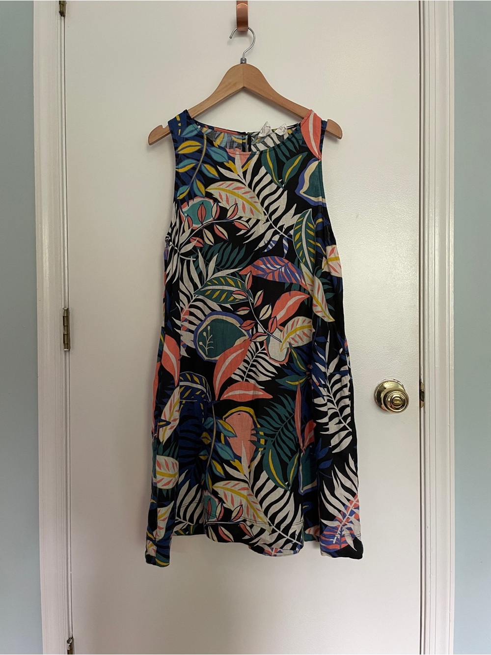 C&C California Multicolor Tropical Print Sleeveless Dress